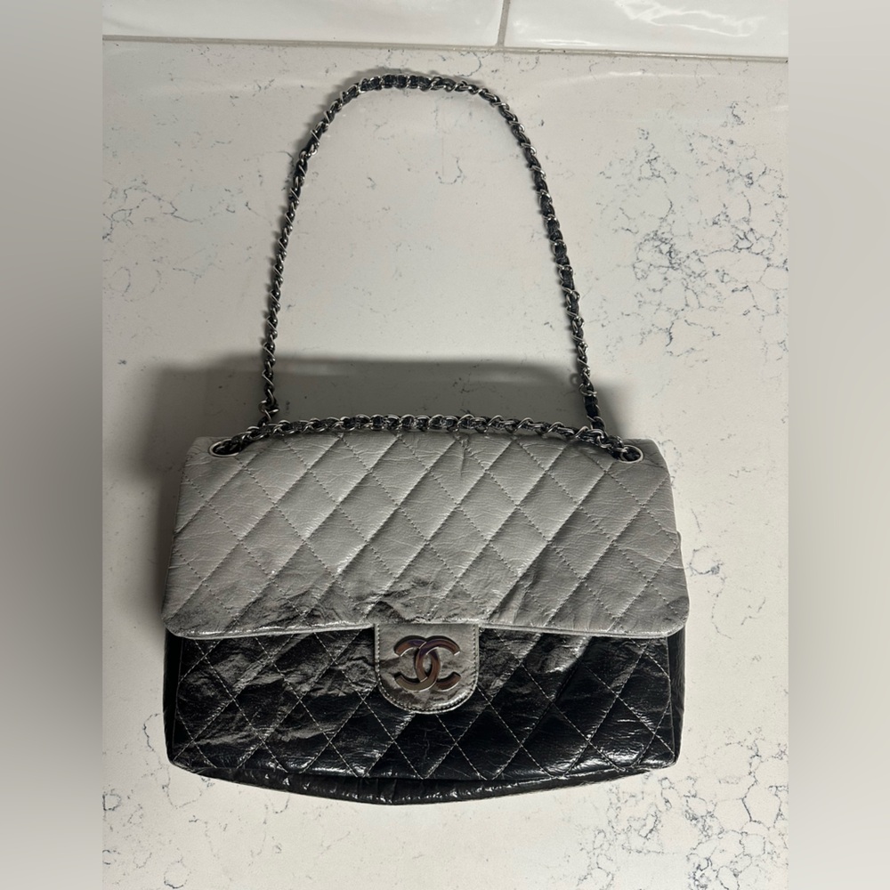 Vintage Chanel Gray and Black Ombré Quilted Women's Bag - Picture 3 of 16